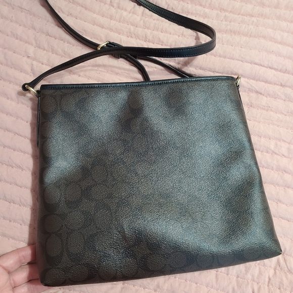 Coach Side body Purse - Picture 4 of 4